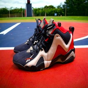 Boys Size 6 Reebok Kamikaze II USA Sneakers